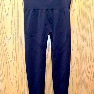 Black SHEIN size small scrunch butt athletic leggings